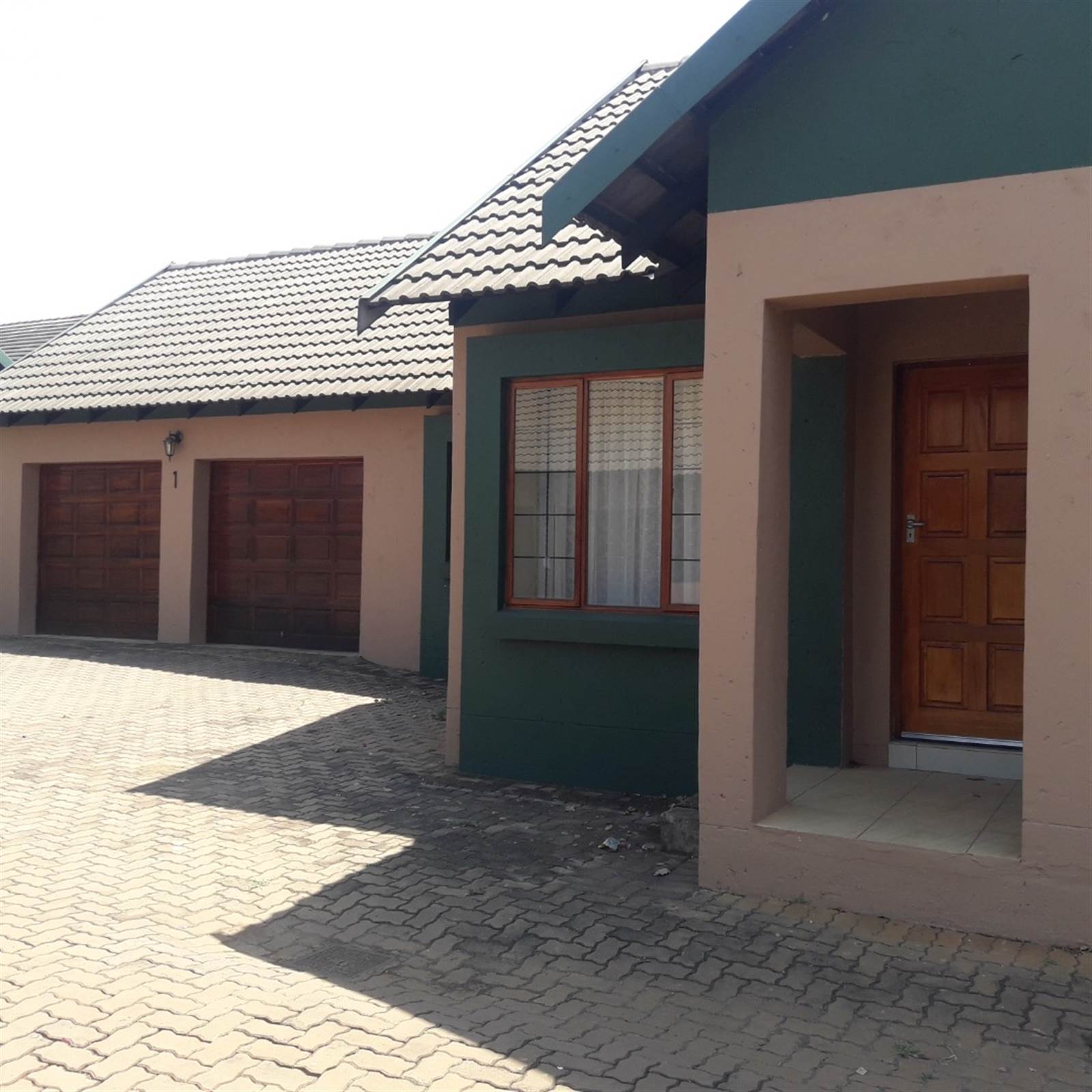 3 Bed Apartment in Louis Trichardt photo number 2
