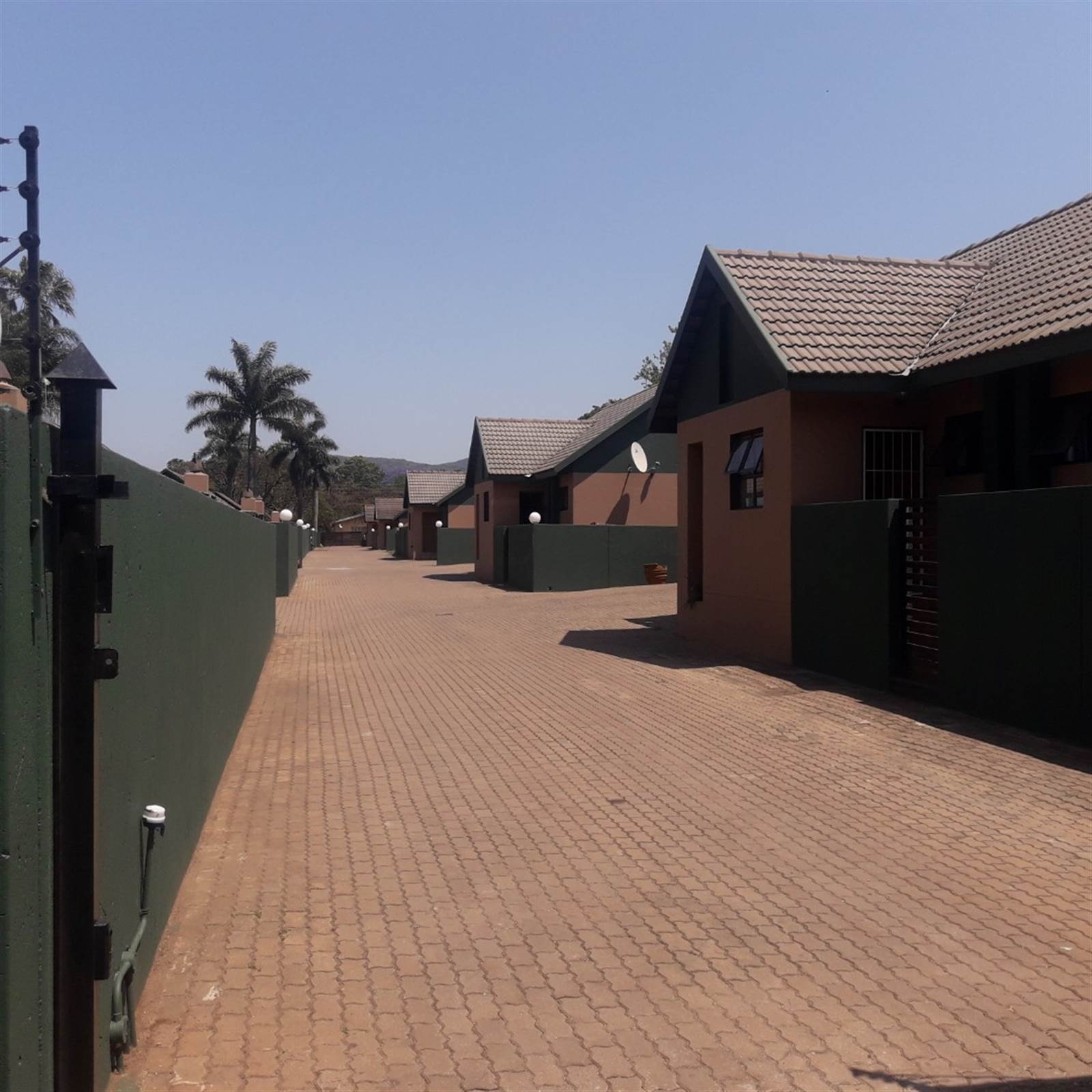 3 Bed Apartment in Louis Trichardt photo number 15