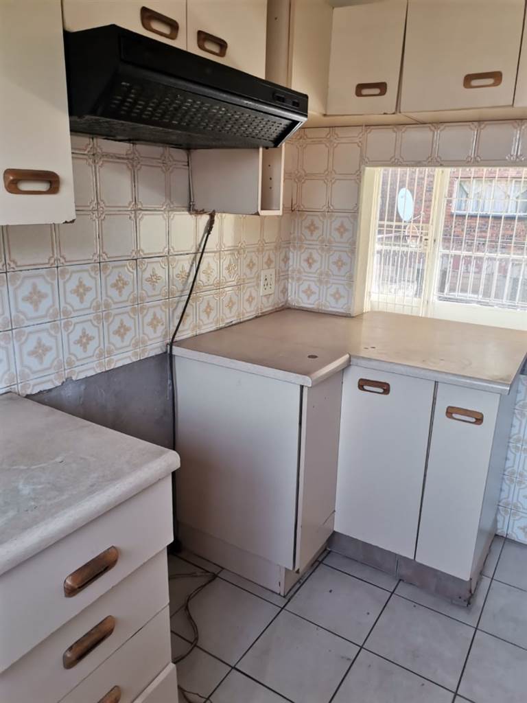 1 Bed Apartment in Germiston South photo number 3
