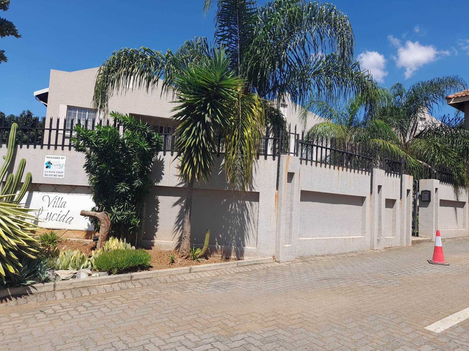 1 Bed Apartment in Waterval East photo number 2