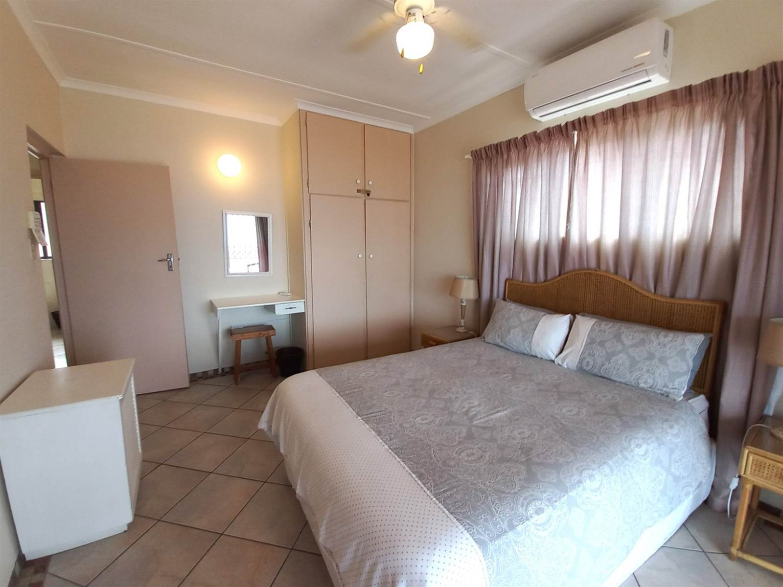 2 Bed Townhouse in Manaba photo number 11
