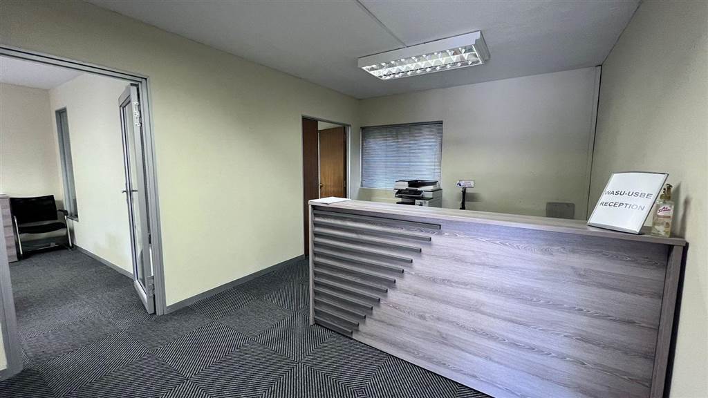90  m² Commercial space in Allens Nek photo number 5