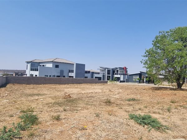 619 m² Land