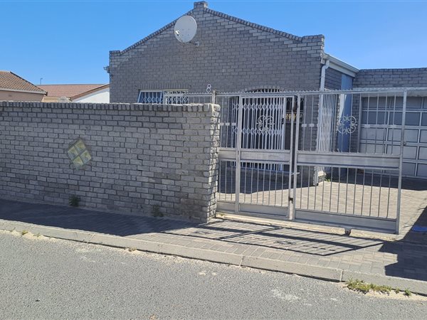 5 Bed House in Philippi