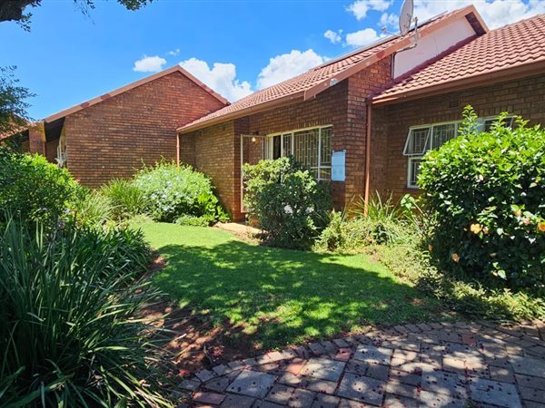 2 Bedroom Townhouse 2 Bedroom Townhouse