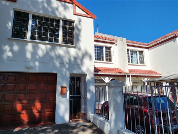 4 Bed Duplex in King Williams Town