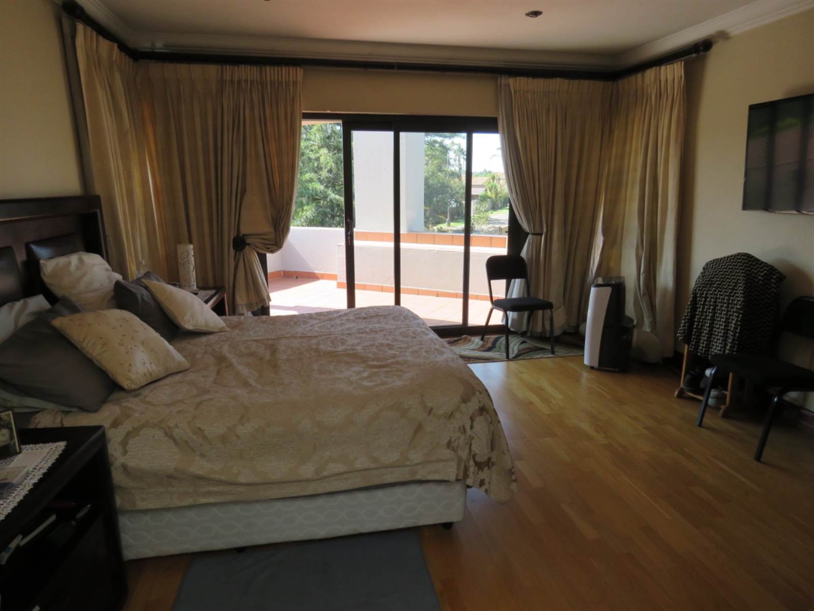4 Bed House in Marais Steyn Park photo number 27