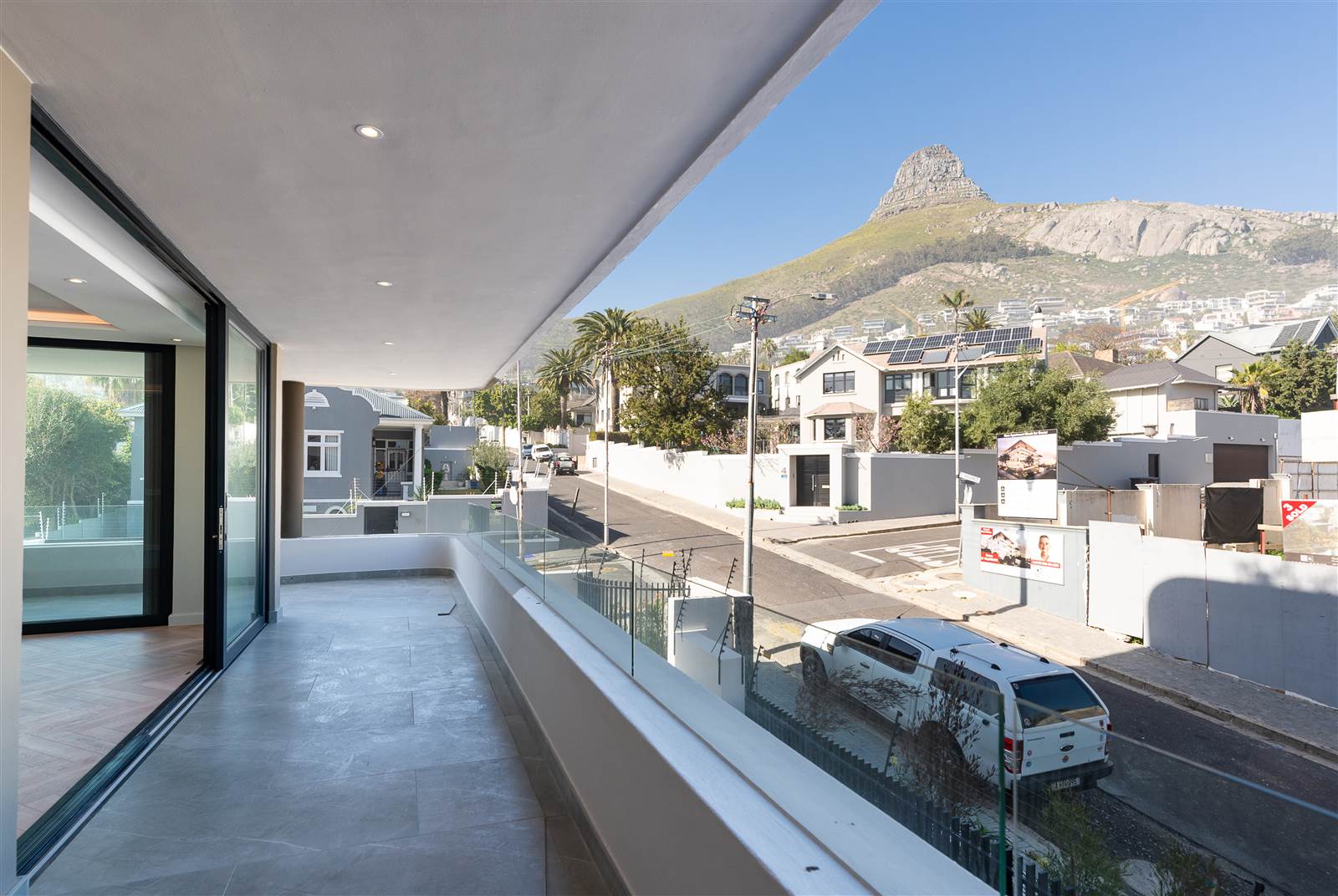 2 Bed Apartment in Fresnaye photo number 2
