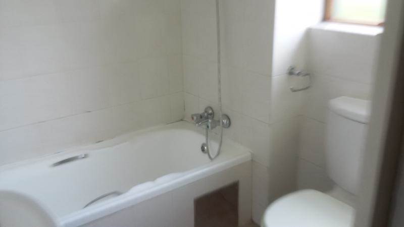 1 Bed Apartment in Lakefield photo number 3