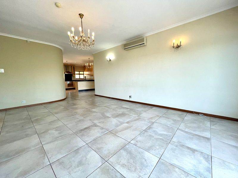 4 Bed House in Vredehoek photo number 8