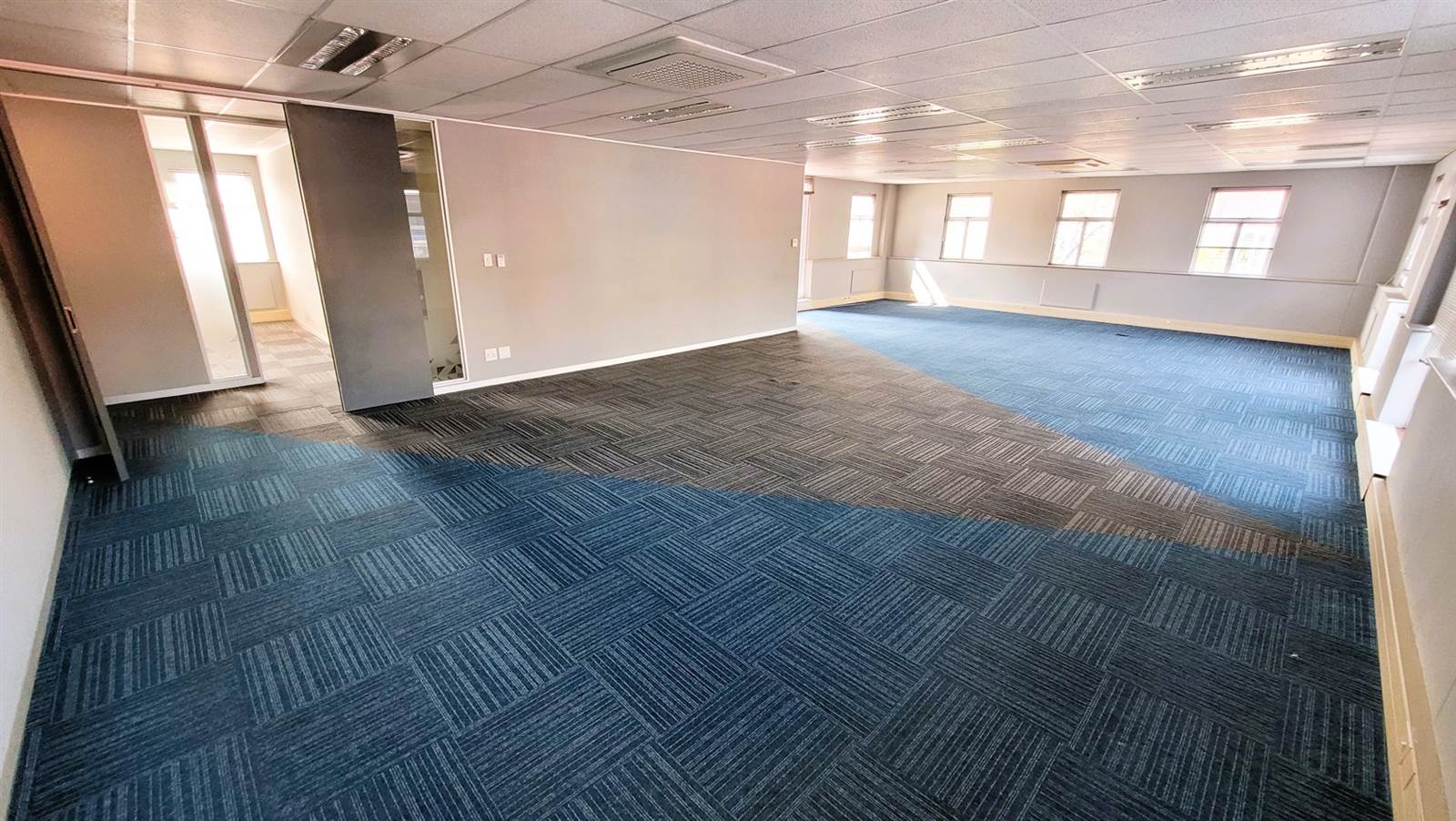 433  m² Office Space in Menlyn photo number 20