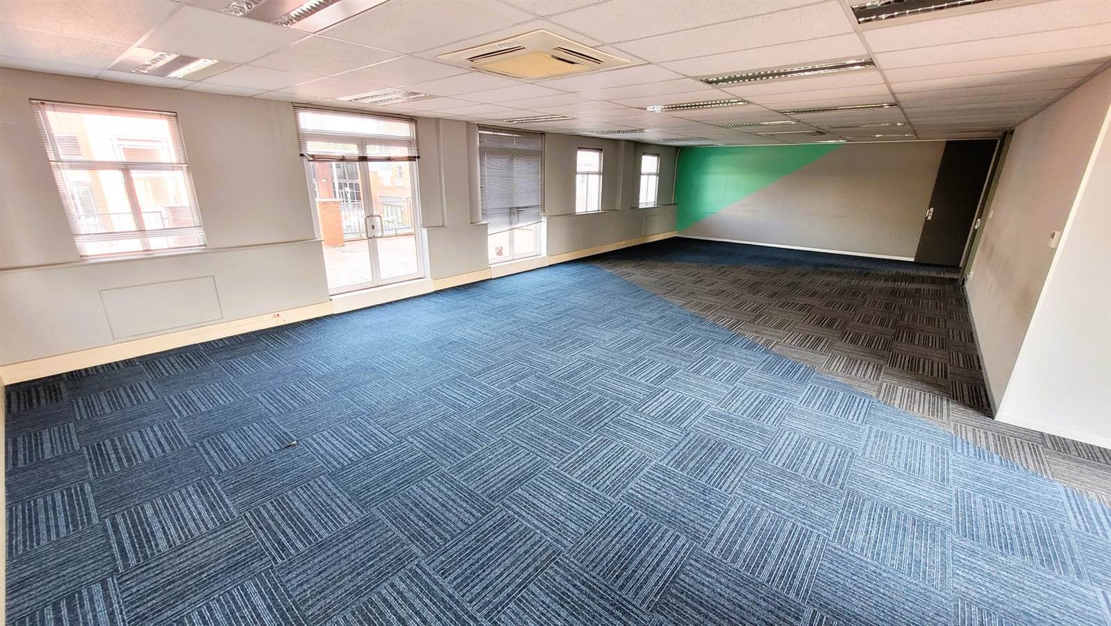 433  m² Office Space in Menlyn photo number 18