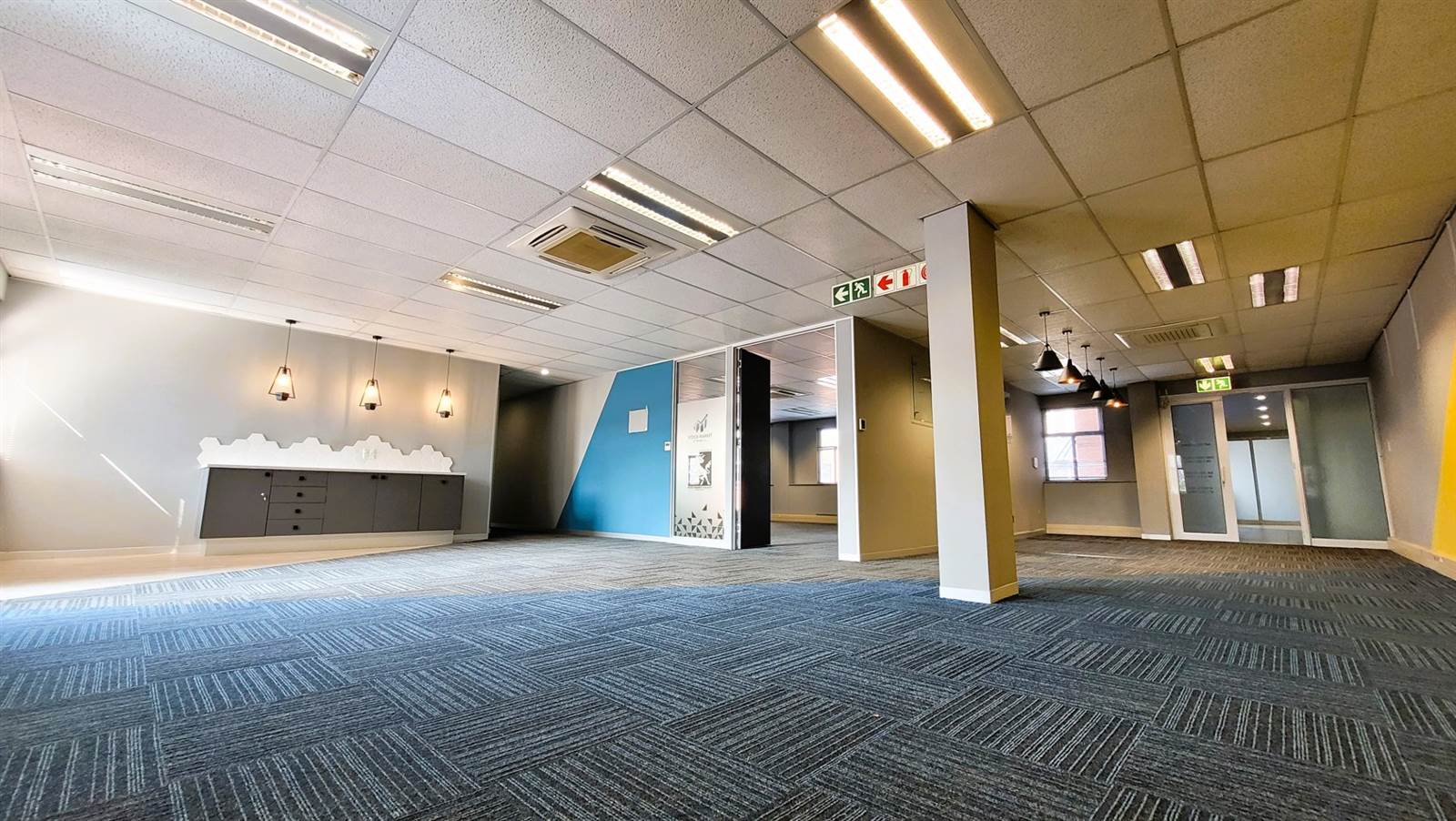 433  m² Office Space in Menlyn photo number 1
