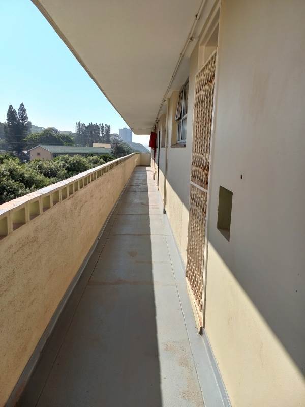 1 Bed Apartment in Doonside photo number 6