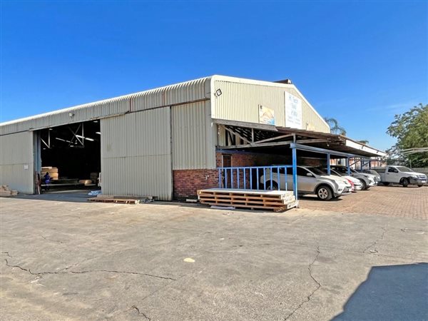 2500  m² Industrial space in Spartan