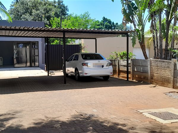 18  m² Commercial space in Rustenburg Central