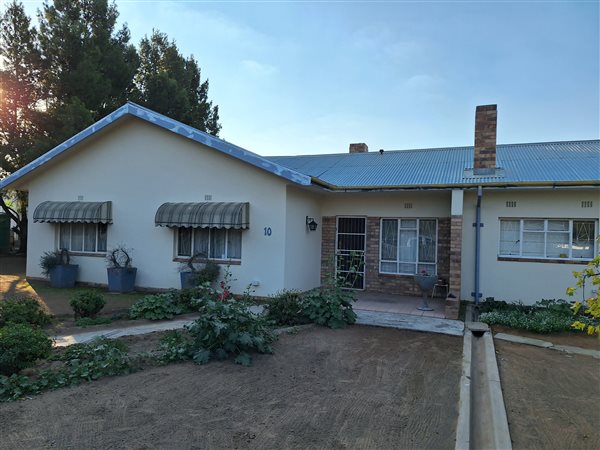 4 Bedroom House 4 Bedroom House