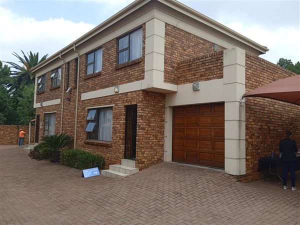 3 Bedroom House 3 Bedroom House