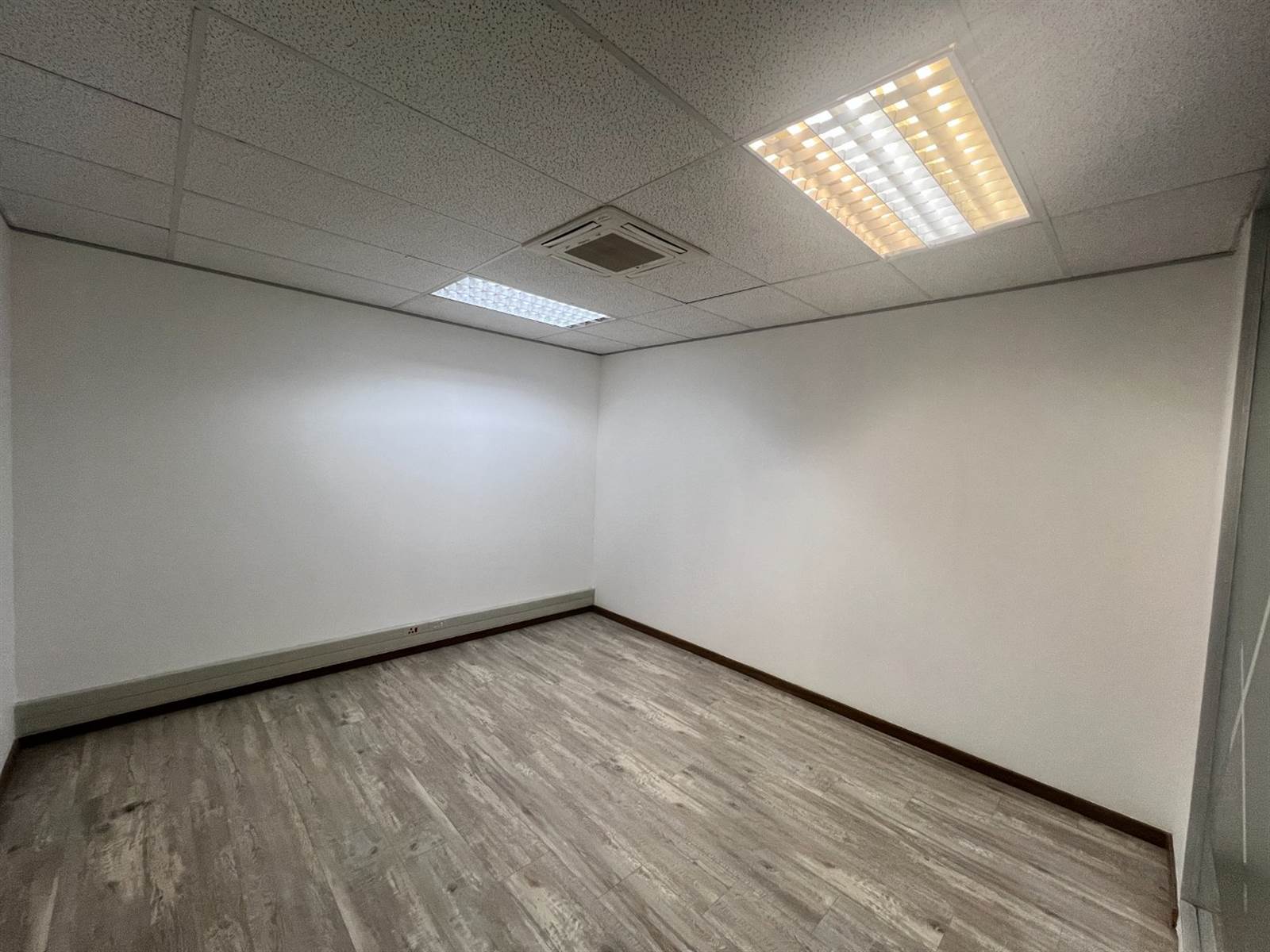 360  m² Commercial space in Bryanston photo number 9