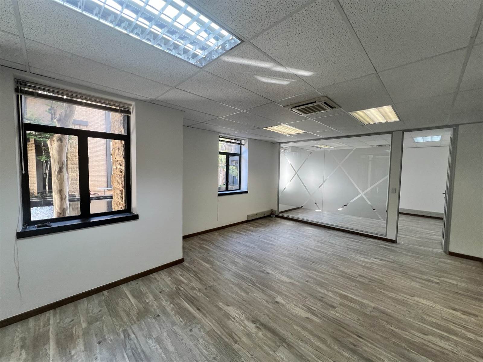 360  m² Commercial space in Bryanston photo number 4
