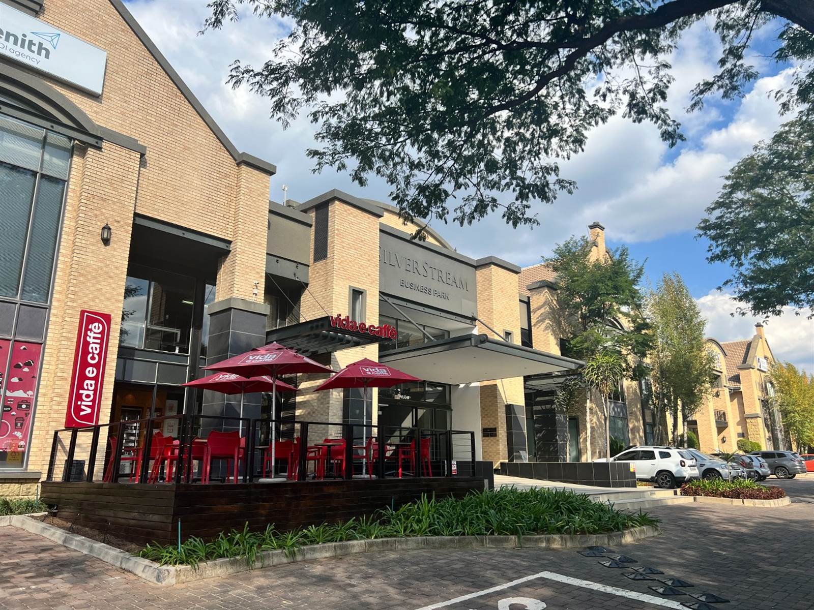 360  m² Commercial space in Bryanston photo number 1