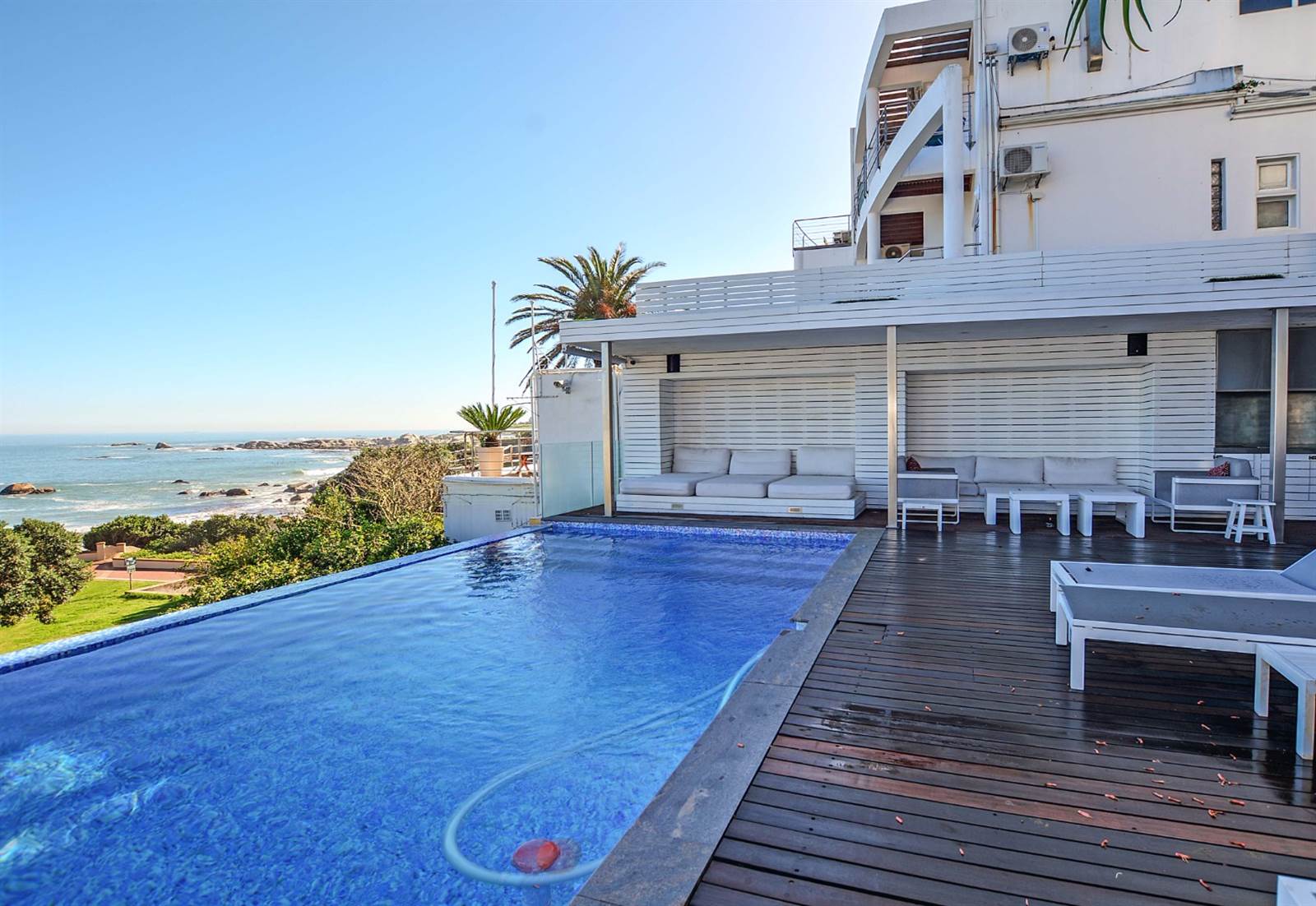 4 Bed House in Camps Bay photo number 5