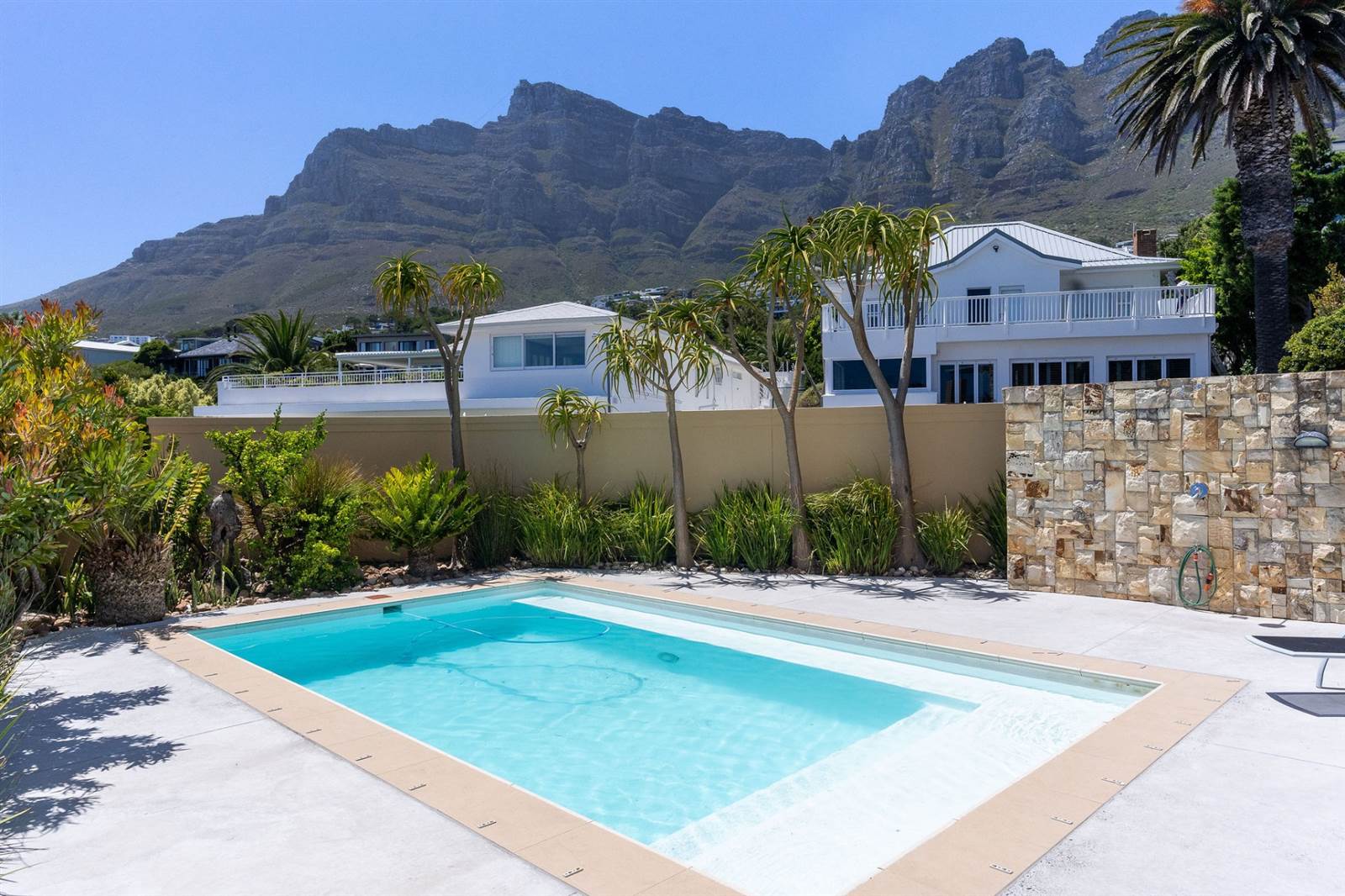 8 Bed House in Camps Bay photo number 26