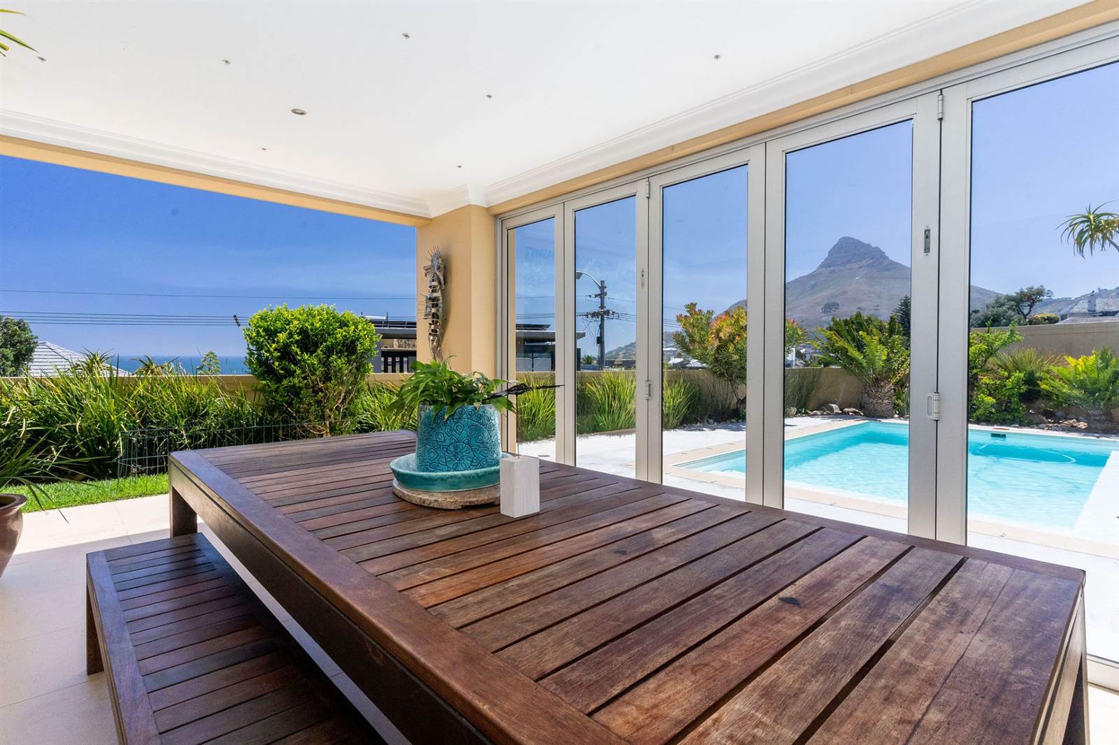 8 Bed House in Camps Bay photo number 29
