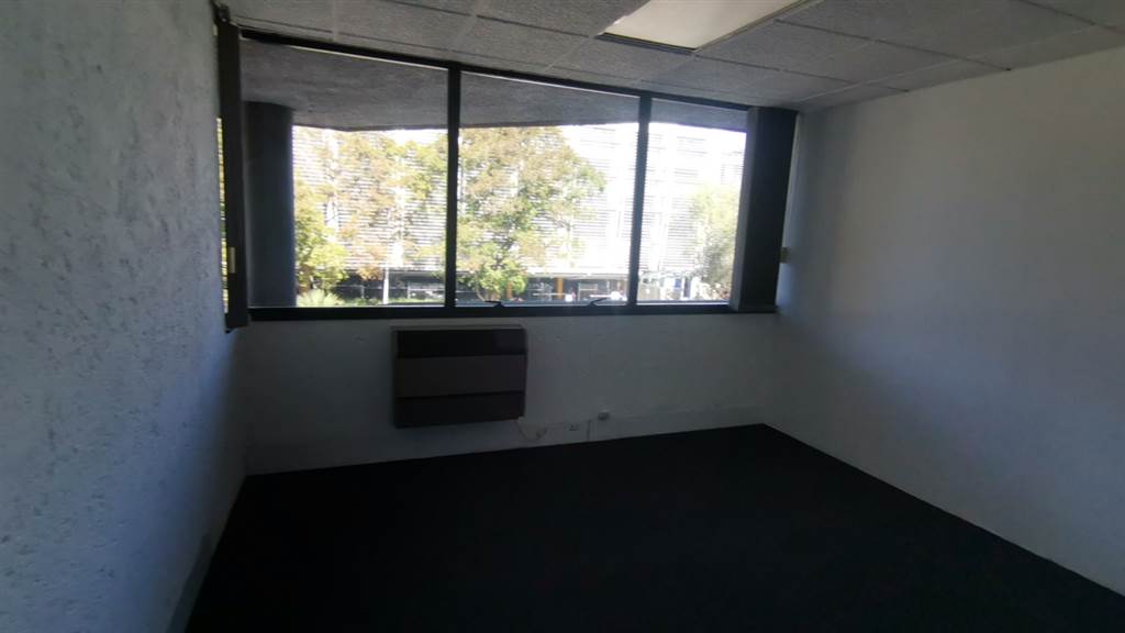 210  m² Commercial space in Bedfordview photo number 5