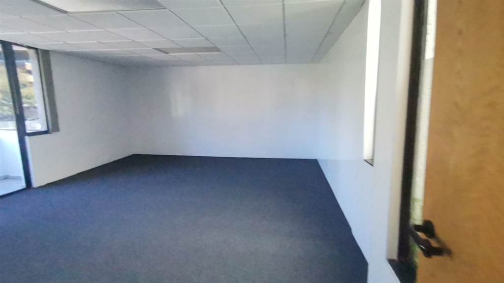 210  m² Commercial space in Bedfordview photo number 7