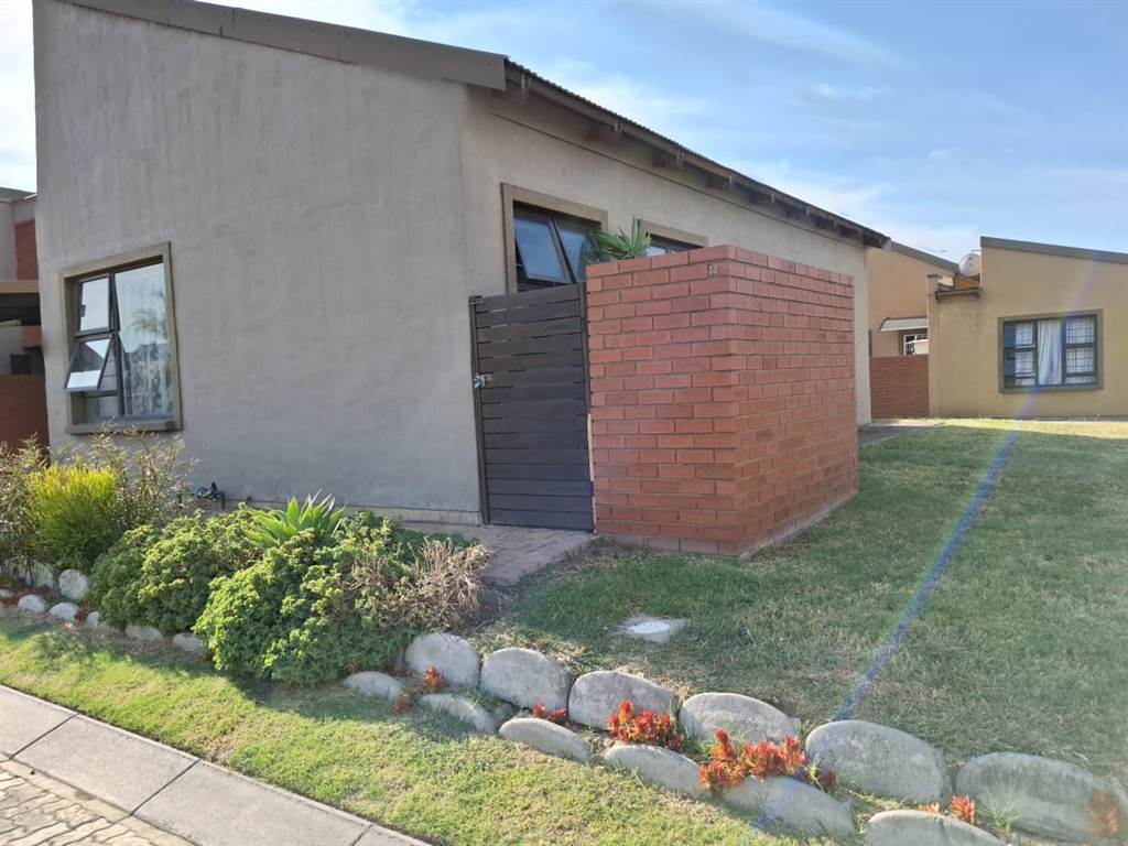 2 Bed House in Waterval East photo number 19