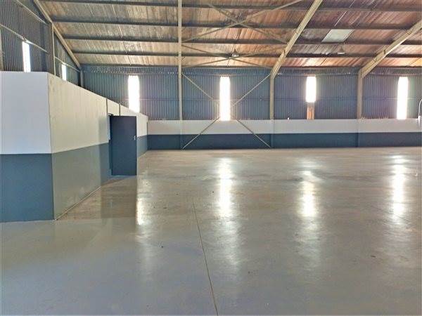 1530  m² Industrial space in Waterfall photo number 2