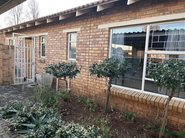 3 Bedroom Townhouse 3 Bedroom Townhouse