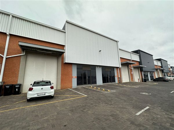 379  m² Industrial space