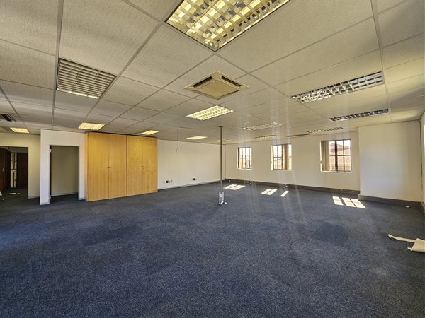 342  m² Commercial space