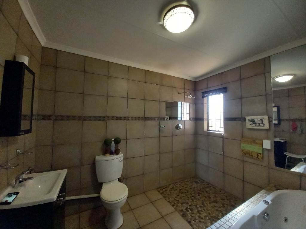 3 Bed House in Pretoria North photo number 23