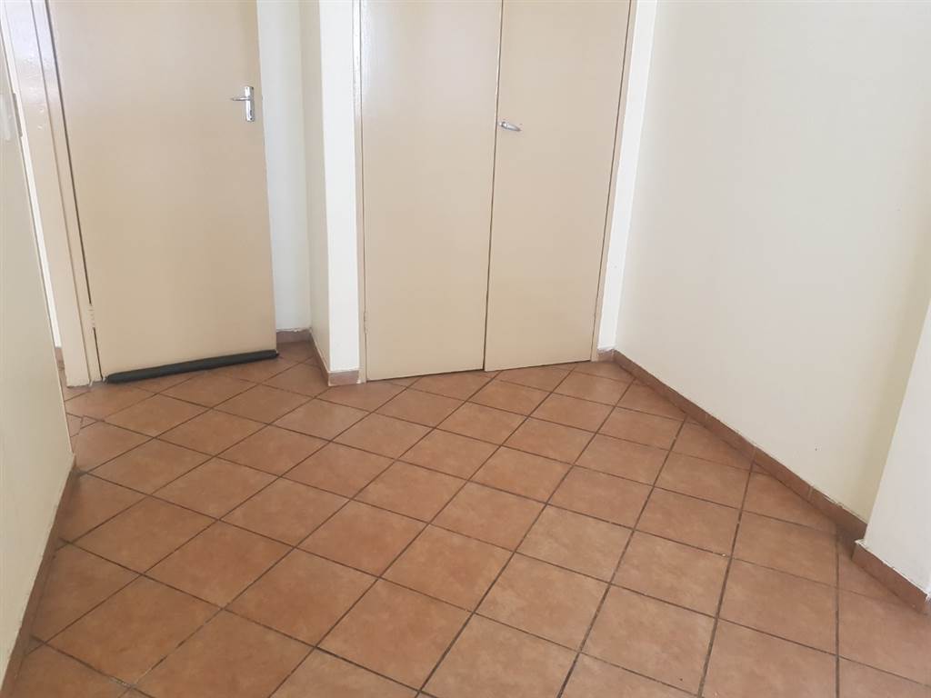 2 Bed Flat in Pretoria Central photo number 4