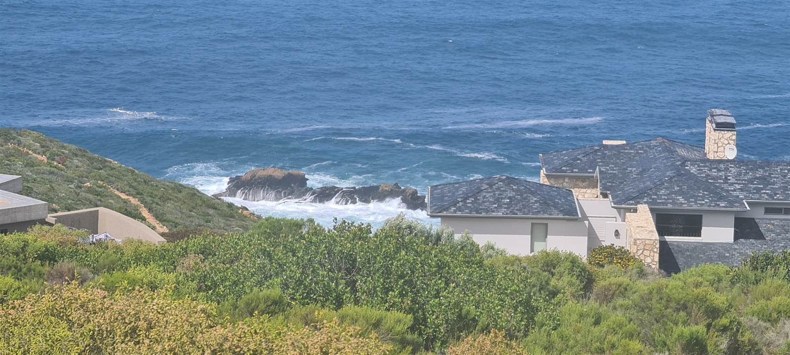 2500 m² Land available in Herolds Bay photo number 4