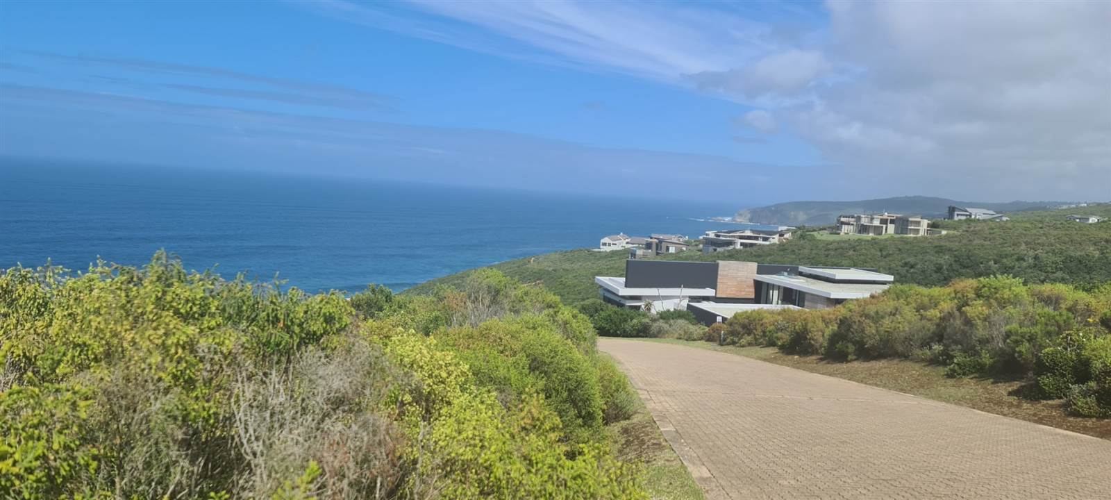 2500 m² Land available in Herolds Bay photo number 2