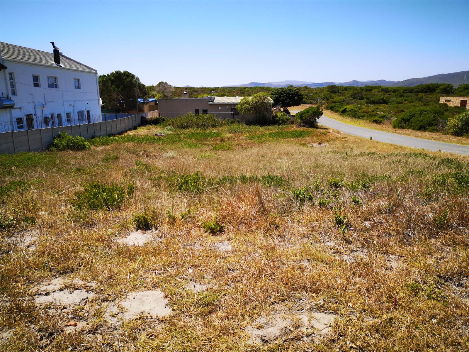 988 m² Land available in Pearly Beach photo number 1