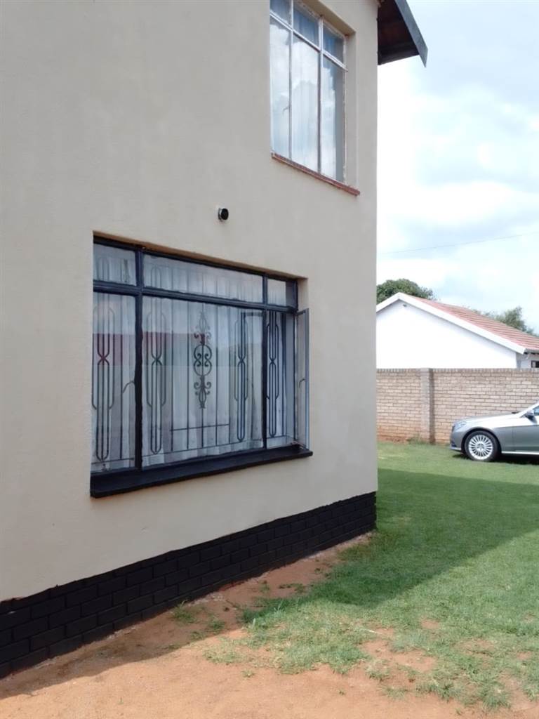 4 Bed House in Kagiso photo number 30