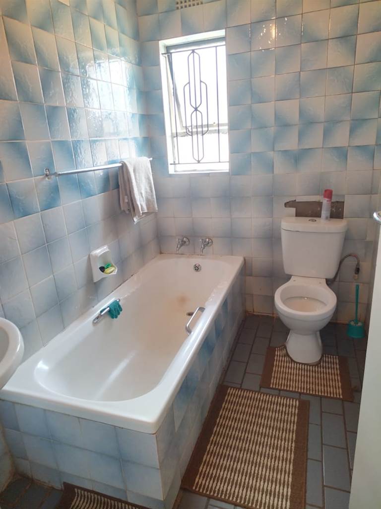 4 Bed House in Kagiso photo number 21