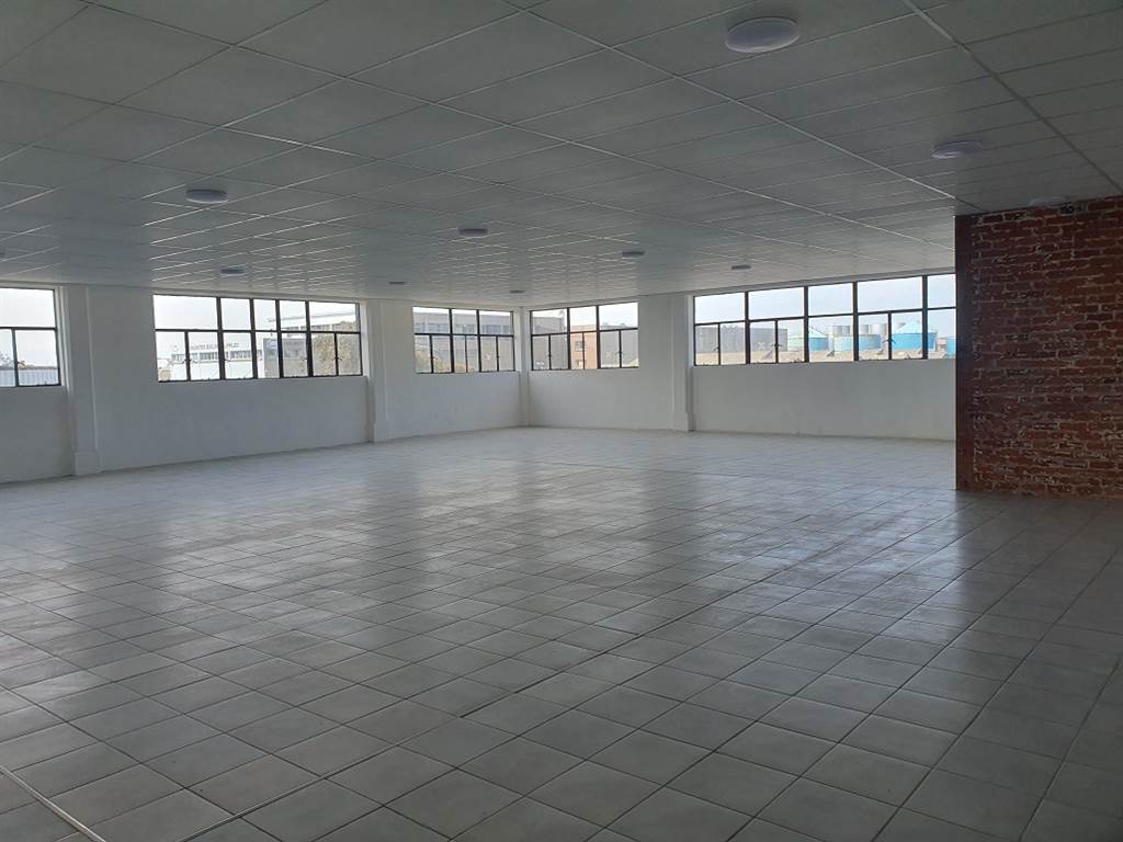 2400  m² Commercial space in Maitland photo number 7