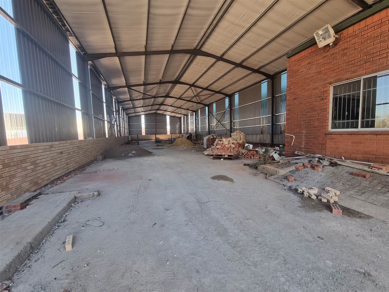 700  m² Industrial space in Ormonde photo number 12