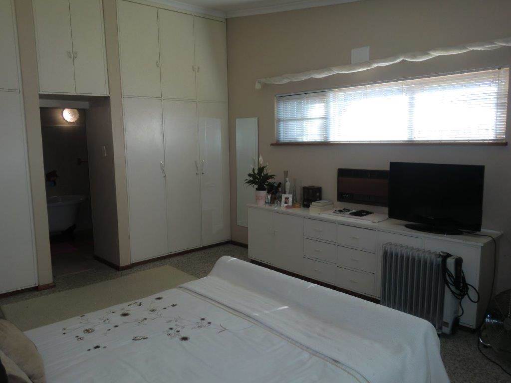 4 Bed House in Vredendal photo number 16