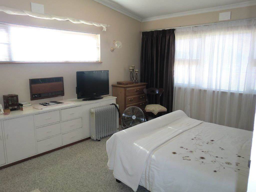 4 Bed House in Vredendal photo number 11