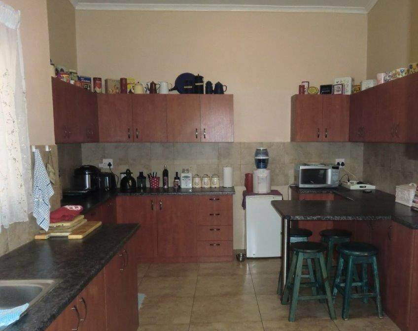 4 Bed House in Vredendal photo number 9