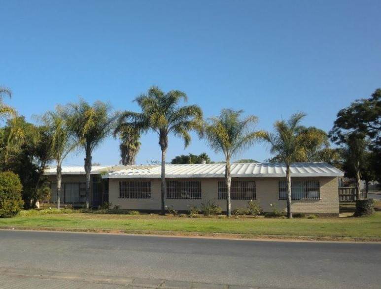 4 Bed House in Vredendal photo number 1