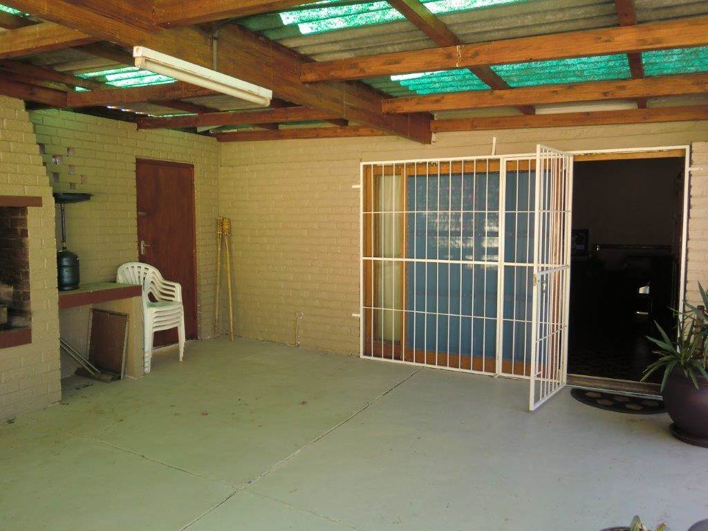4 Bed House in Vredendal photo number 21