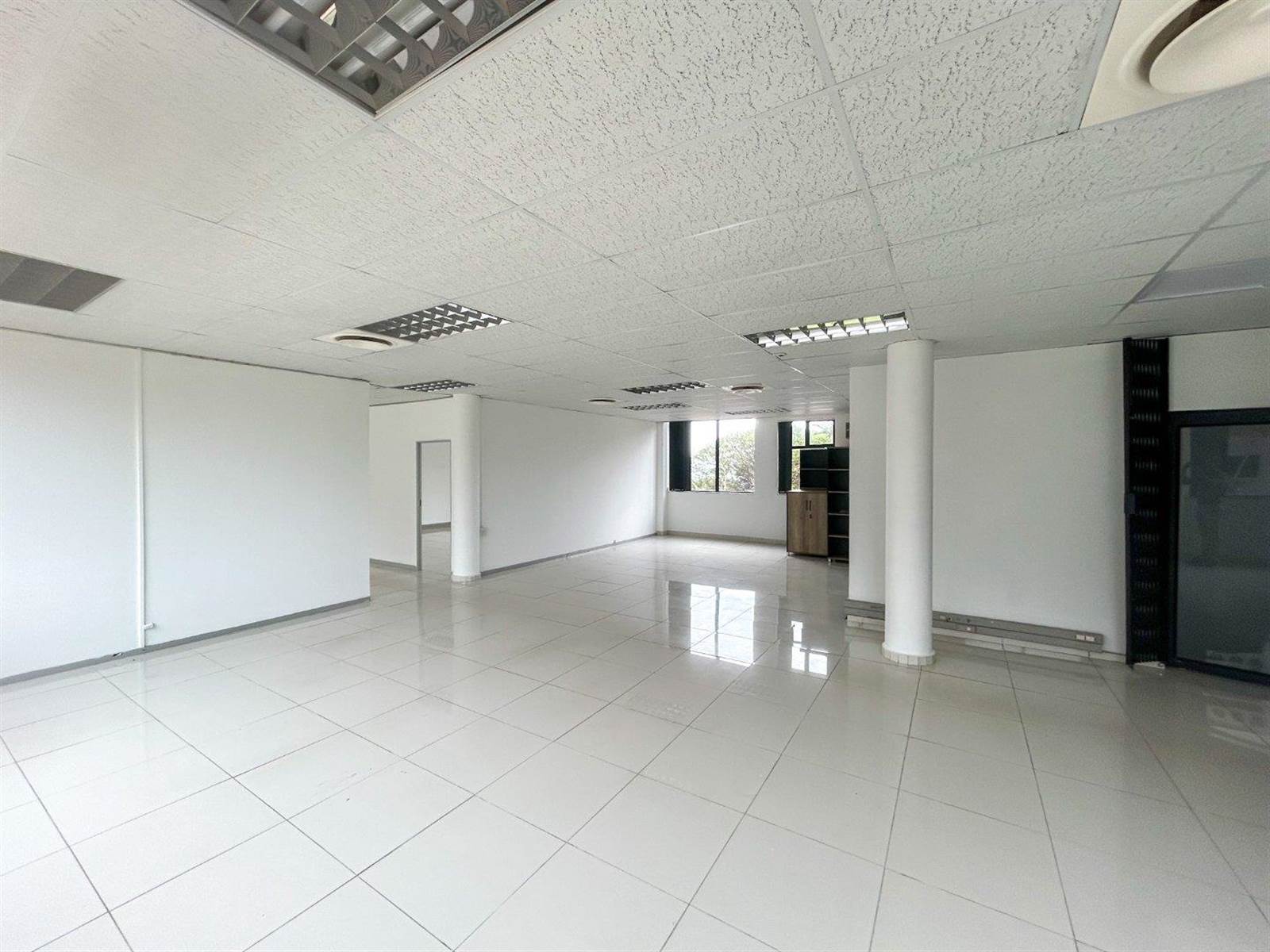 350  m² Office Space in La Lucia photo number 4